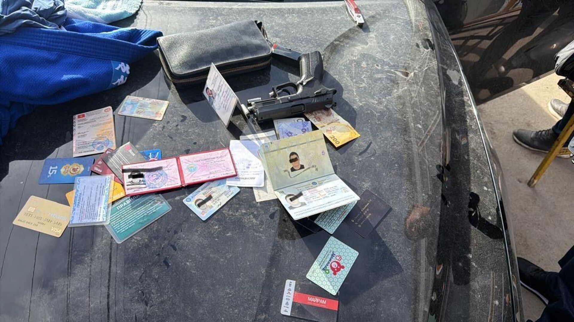 Задержание участников преступной группы, которые вымогали деньги у водителей грузовиков с Дордоя - Sputnik Кыргызстан, 1920, 12.02.2026