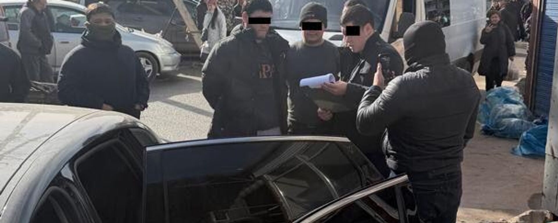 Задержание участников преступной группы, вымогавших деньги у водителей грузовиков с Дордоя - Sputnik Кыргызстан, 1920, 12.02.2026