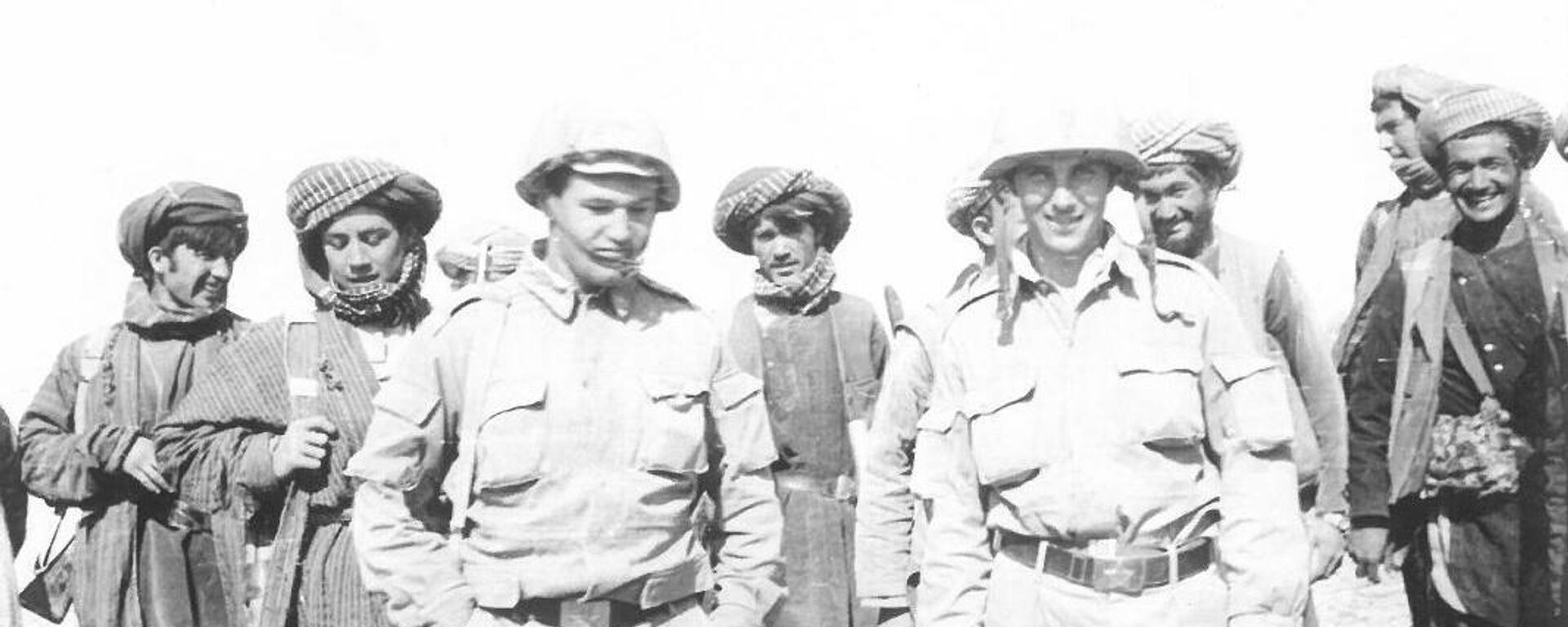 Советтик чек арачылар Афганстанда жергиликтүү ыктыярчылар менен  - Sputnik Кыргызстан, 1920, 15.02.2026