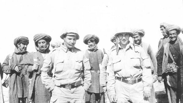 Советтик чек арачылар Афганстанда жергиликтүү ыктыярчылар менен  - Sputnik Кыргызстан