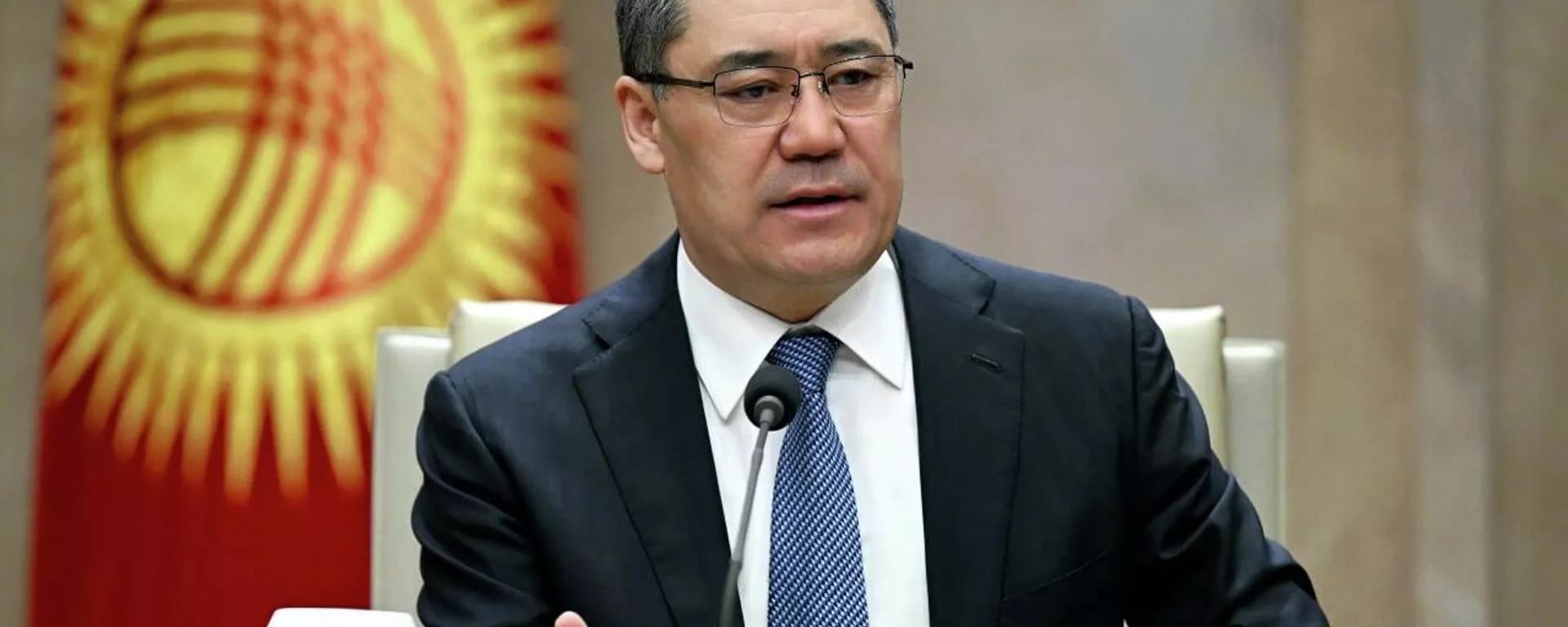 Садыр Жапаров на заседании в Ынтымак Ордо - Sputnik Кыргызстан, 1920, 21.02.2026