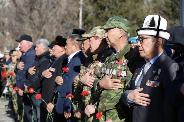 Митинг-реквием, посвящённый 37-й годовщине вывода советских войск из Афганистана - Sputnik Кыргызстан
