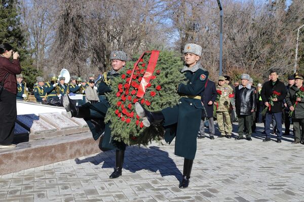 Митинг-реквием, посвящённый 37-й годовщине вывода советских войск из Афганистана - Sputnik Кыргызстан