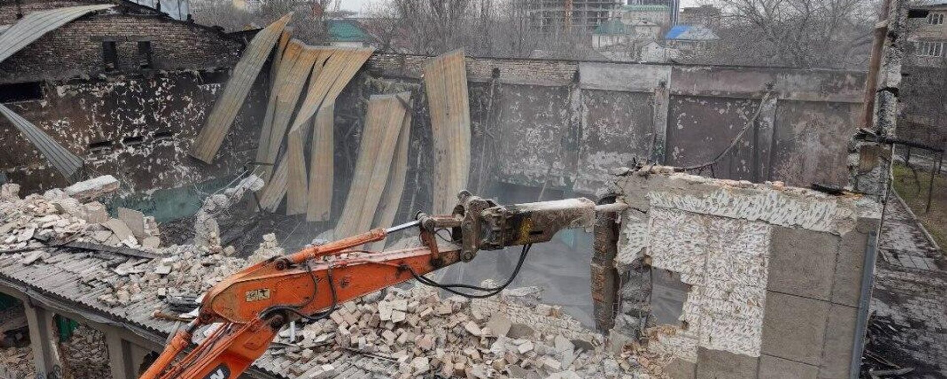 Снос кинотеатра Чатыр-Куль в Бишкеке - Sputnik Кыргызстан, 1920, 16.02.2026