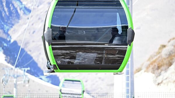 Садыр Жапаров открыл канатную дорогу в парке Ала‑Арча - Sputnik Кыргызстан