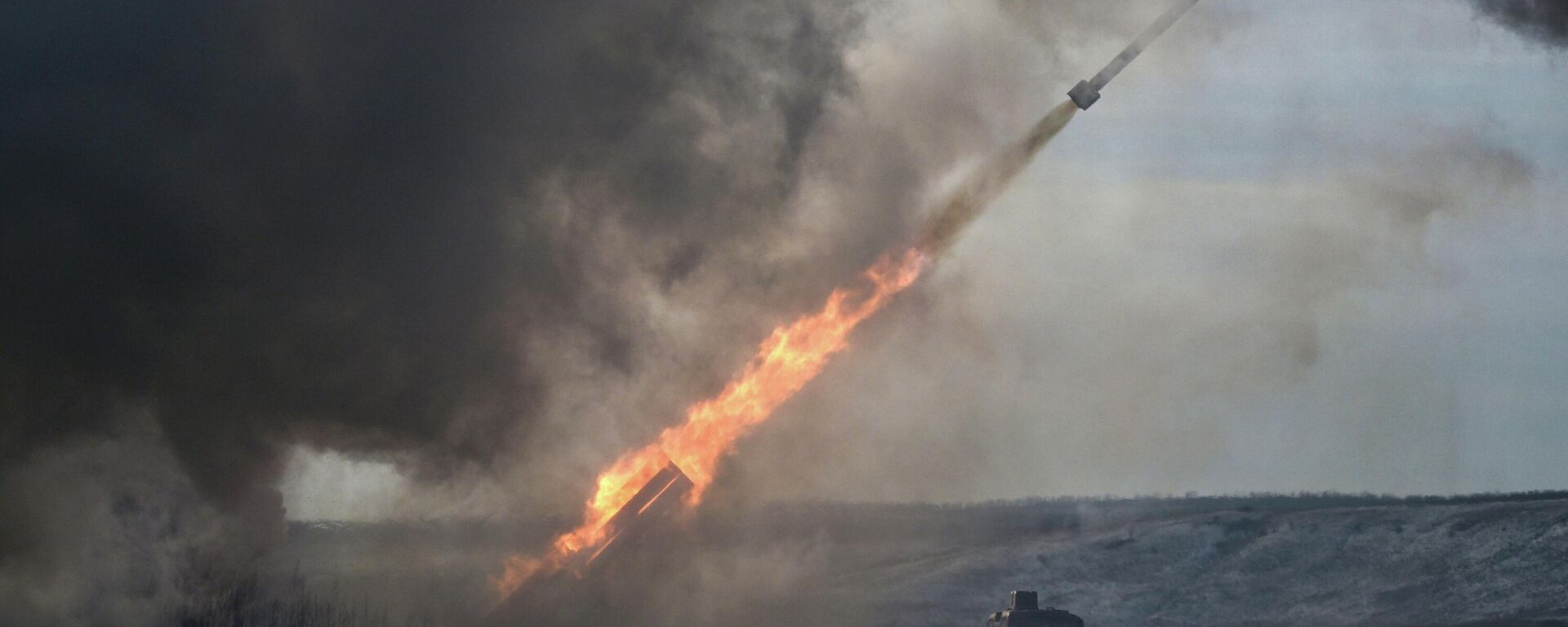 Боевая работа расчета РСЗО Ураган группировки войск Запад в зоне СВО - Sputnik Кыргызстан, 1920, 18.02.2026