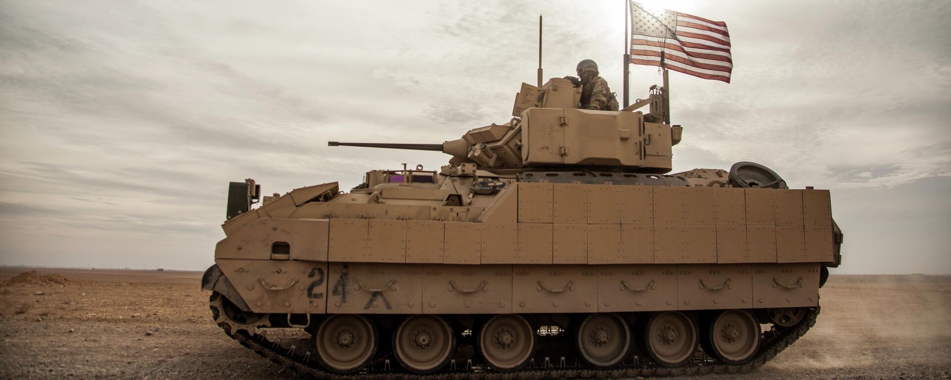 Американская БМП в Сирии - Sputnik Кыргызстан, 1920, 19.02.2026