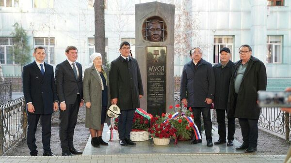 Бишкектеги мектепке Советтер Союзунун Баатыры Муса Жалилдин ысымы ыйгарылды - Sputnik Кыргызстан