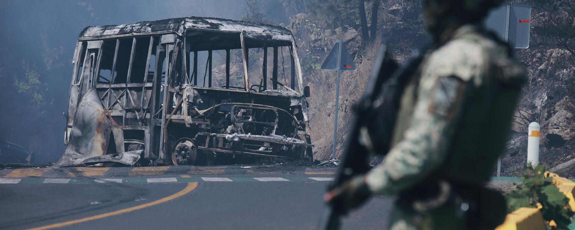 Беспорядки в Мексике из-за ликвидации лидера наркокартеля Эль Менчо - Sputnik Кыргызстан, 1920, 23.02.2026