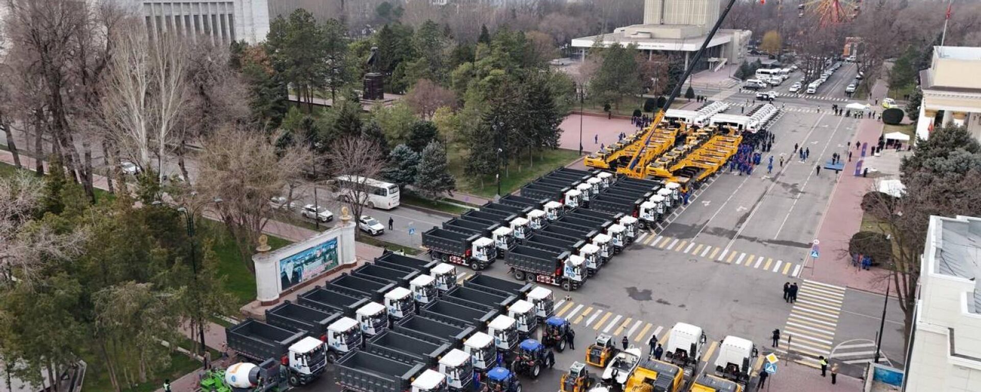 Передача спецтехники МЧС - Sputnik Кыргызстан, 1920, 23.02.2026