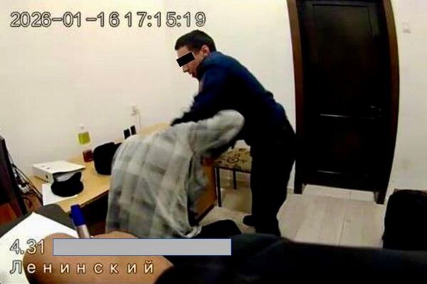 Сотрудник РУВД подозревается в избиении задержанного - Sputnik Кыргызстан