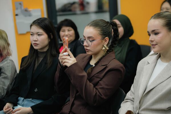 Мастер-класс посетили студенты  - Sputnik Кыргызстан