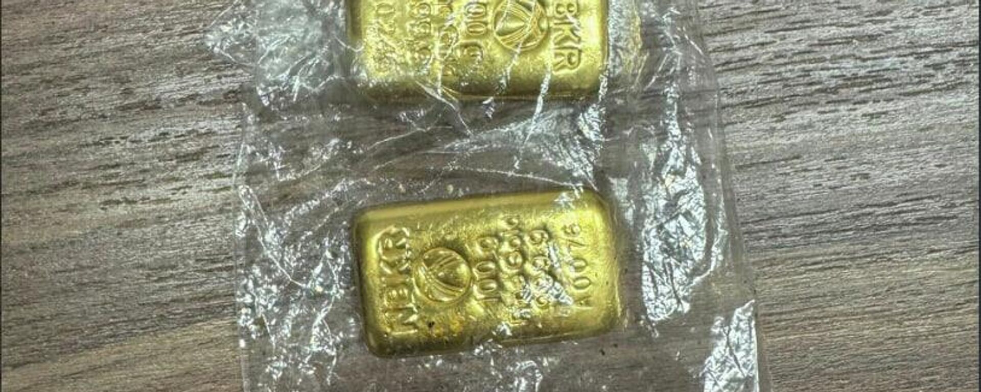 Сотрудника ГКНБ попытались подкупить 200 граммами золота - Sputnik Кыргызстан, 1920, 26.02.2026