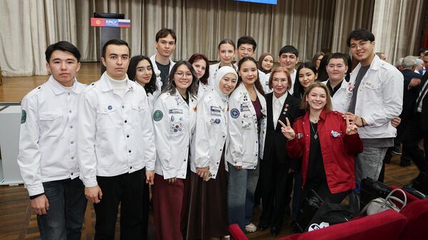  В КРСУ начала работу Школа молодого бойца студенческих отрядов – 2026 - Sputnik Кыргызстан