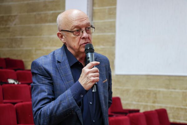 В КРСУ состоялся показ исторической документальной драмы Туркестан. Эхо завоеваний и голоса дружбы - Sputnik Кыргызстан