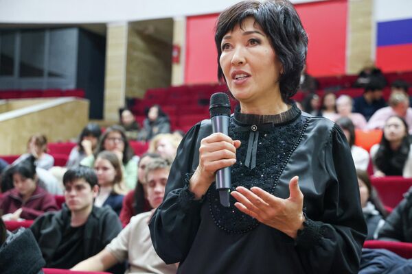 В КРСУ состоялся показ исторической документальной драмы Туркестан. Эхо завоеваний и голоса дружбы - Sputnik Кыргызстан