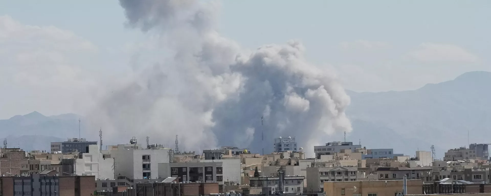 Израильско-американская атака на Иран - Sputnik Кыргызстан, 1920, 08.03.2026