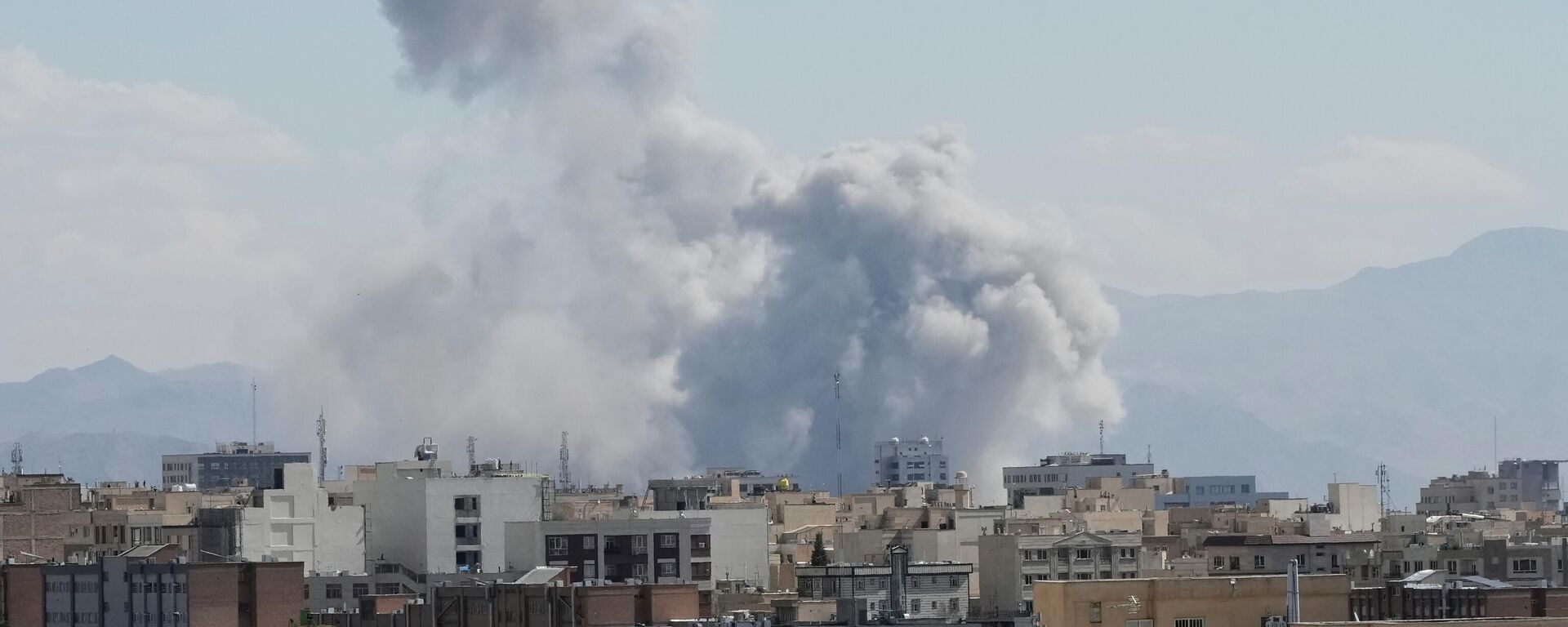 Израил менен АКШнын Иранга чабуулу - Sputnik Кыргызстан, 1920, 02.03.2026