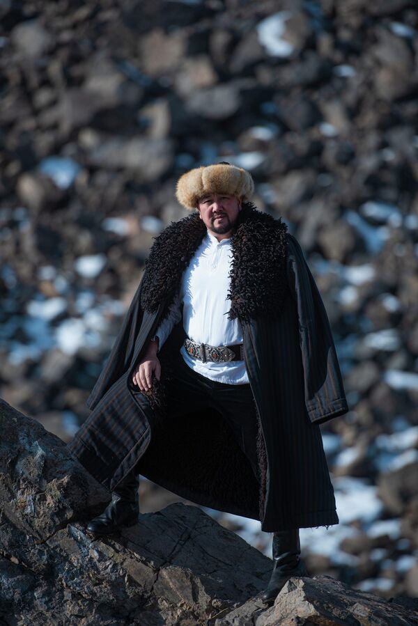 Ичик кийген эл ырчысы  Токтобек Асаналиев - Sputnik Кыргызстан