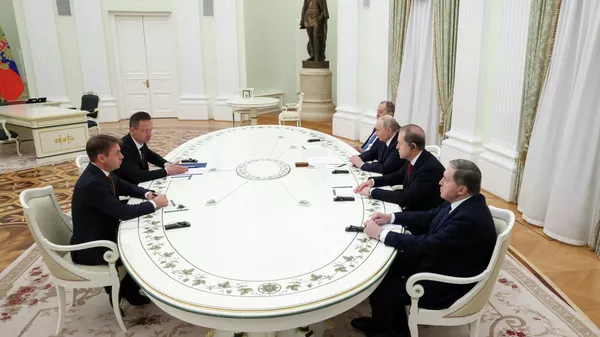   Владимир  Путин менен Петер Сиярто - Sputnik Кыргызстан