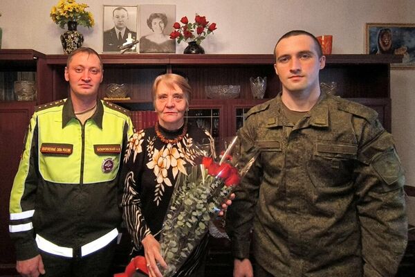 Они выразили им благодарность за поддержку защитников Отечества - Sputnik Кыргызстан