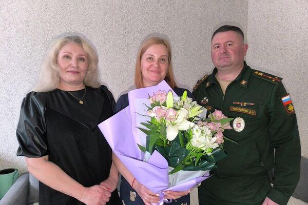 Особое внимание было уделено ветеранам и семьям авиаторов, служившим на базе в Канте и других аэродромах Чуйской области - Sputnik Кыргызстан