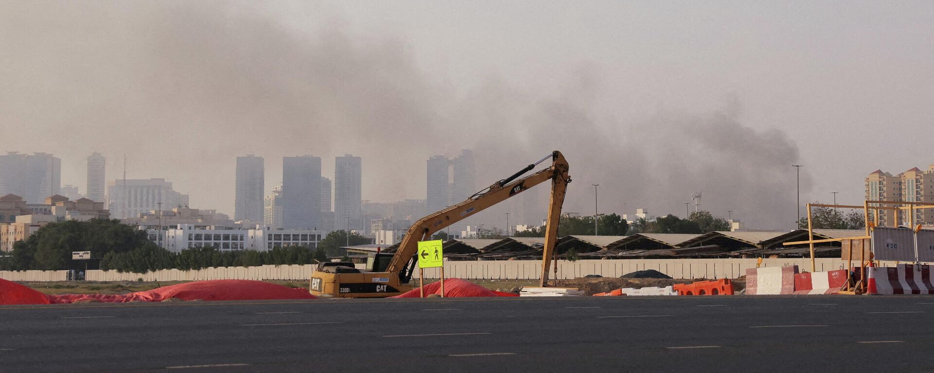 Шарджа шаары Ирандын соккусунан кийин. Архивдик сүрөт - Sputnik Кыргызстан, 1920, 07.03.2026