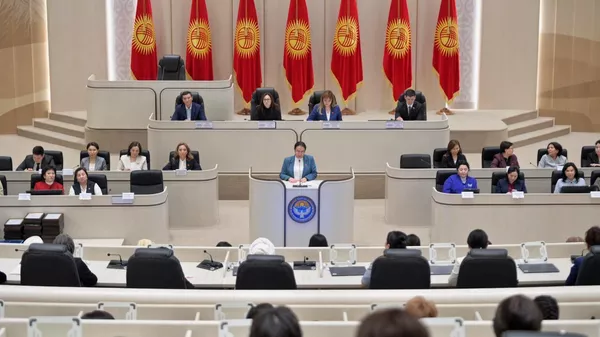 ЖКнын VIII чакырылышындагы курамында аялдарды саны мурдагыга салыштырмалуу көп.  - Sputnik Кыргызстан