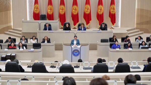 ЖКнын VIII чакырылышындагы курамында аялдарды саны мурдагыга салыштырмалуу көп.  - Sputnik Кыргызстан