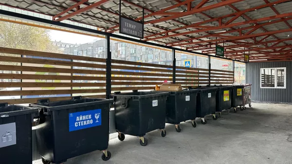 Бишкекте таштанды үчүн пластик контейнерлер колдонула баштады - Sputnik Кыргызстан