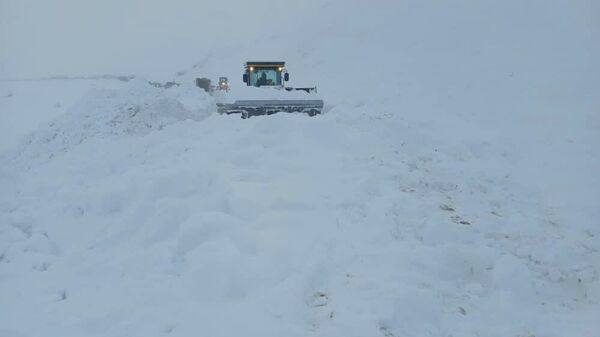 Ала-Бел ашуусуна кар көчкү түшүп, жол эки тараптуу жабылды - Sputnik Кыргызстан