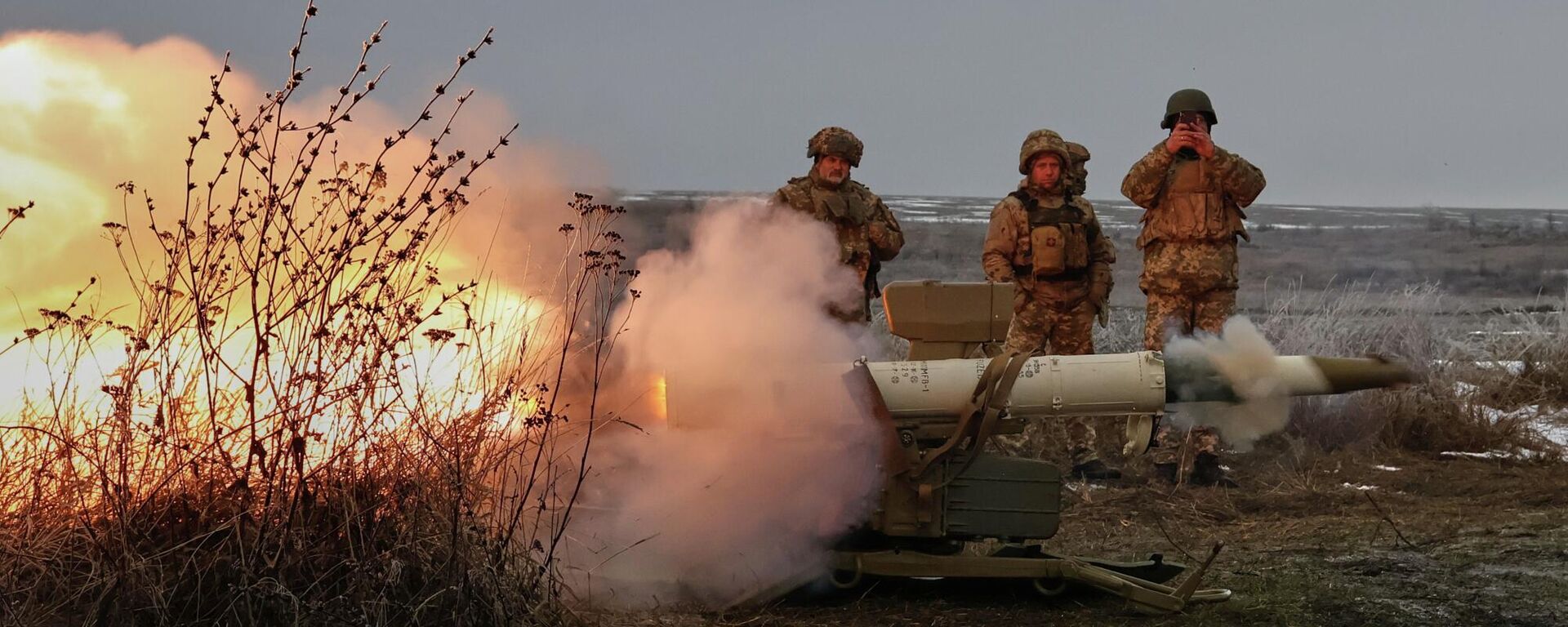 ВСУ ведут огонь из противотанкового ракетного комплекса во время учений - Sputnik Кыргызстан, 1920, 12.04.2026