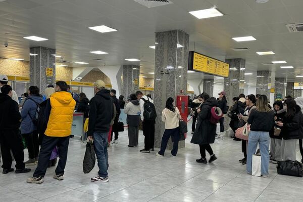 В Бишкек из Кувейта, Бахрейна и Катара доставили 142 кыргызстанца - Sputnik Кыргызстан