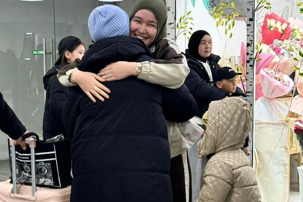 В Бишкек из Кувейта, Бахрейна и Катара доставили 142 кыргызстанца - Sputnik Кыргызстан