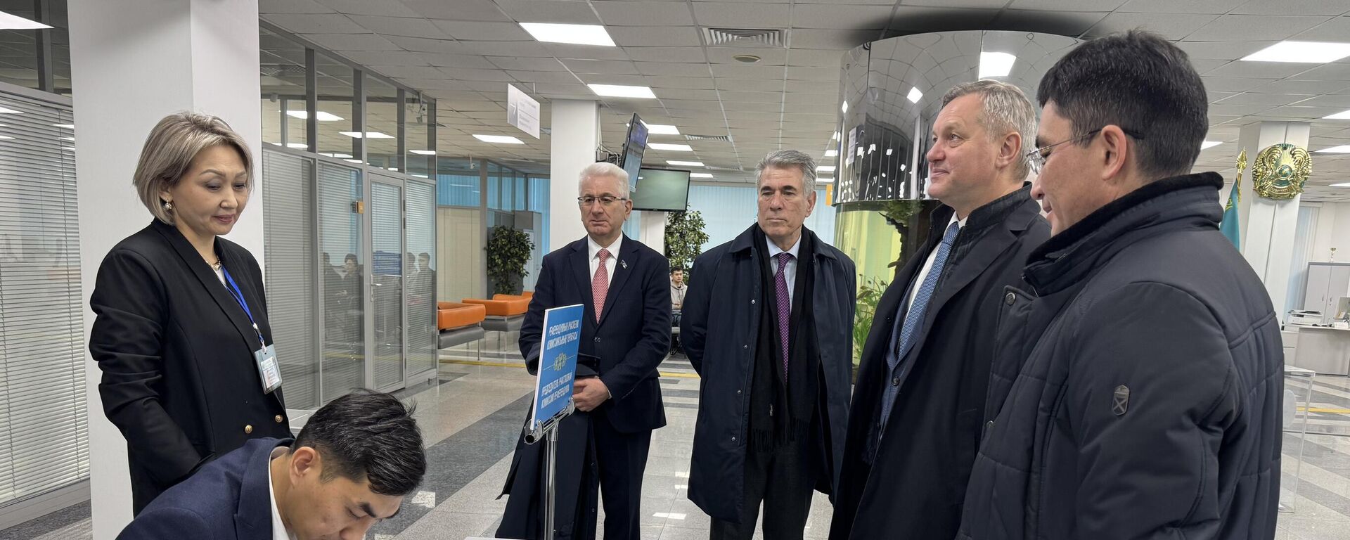 Миссия наблюдателей от СНГ на референдуме по принятию новой Конституции в Казахстане - Sputnik Кыргызстан, 1920, 16.03.2026