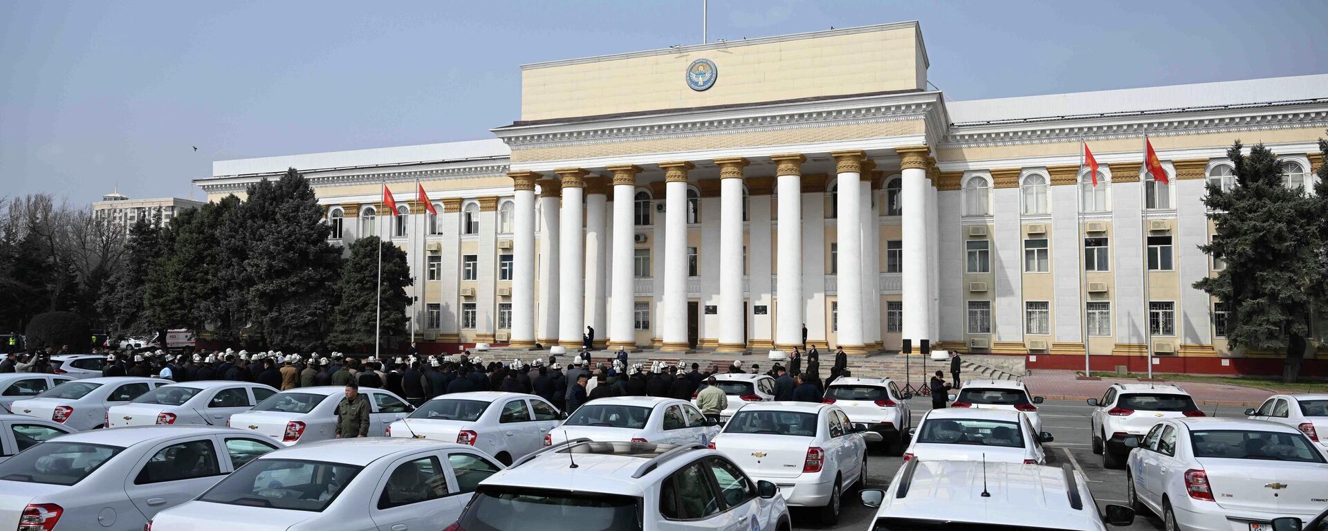 Передача 117 служебных автомобилей учреждениям культуры Кыргызстана
 - Sputnik Кыргызстан, 1920, 01.07.2026