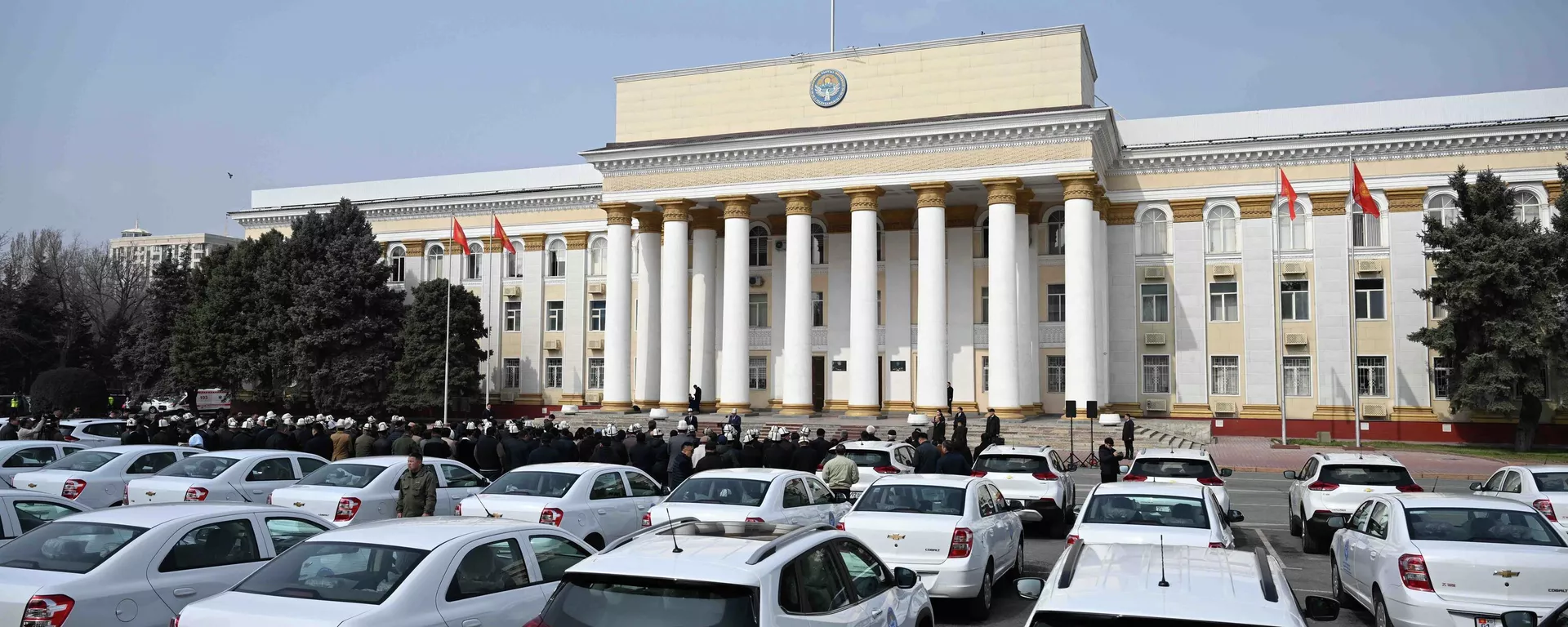 Передача 117 служебных автомобилей учреждениям культуры Кыргызстана
 - Sputnik Кыргызстан, 1920, 01.07.2026