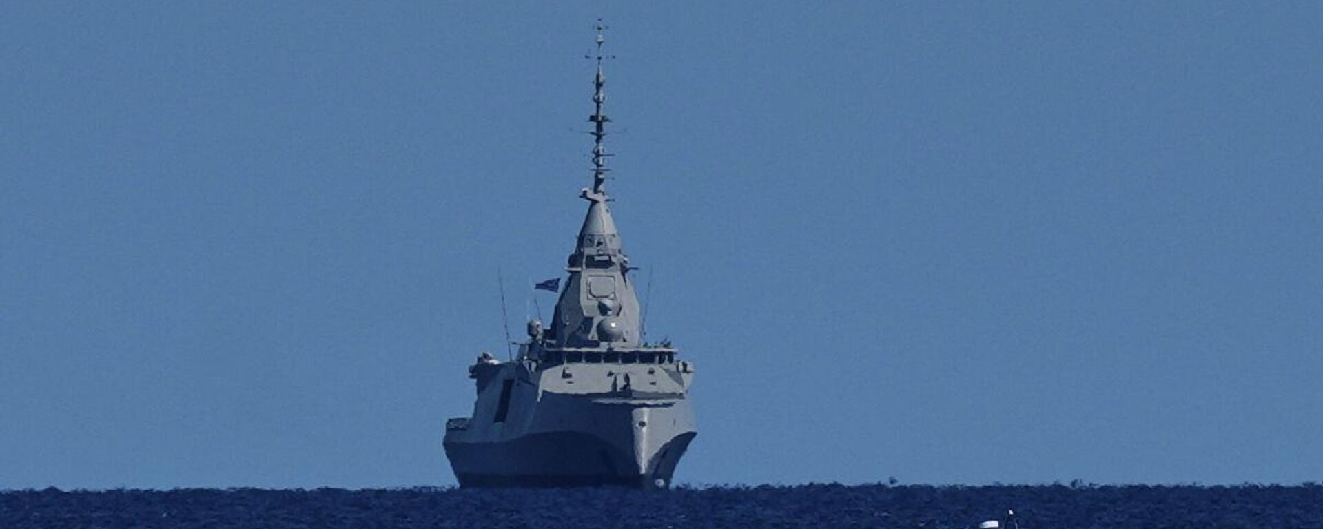 Фрегат в прибрежных водах Ирана. Архивное фото - Sputnik Кыргызстан, 1920, 19.03.2026