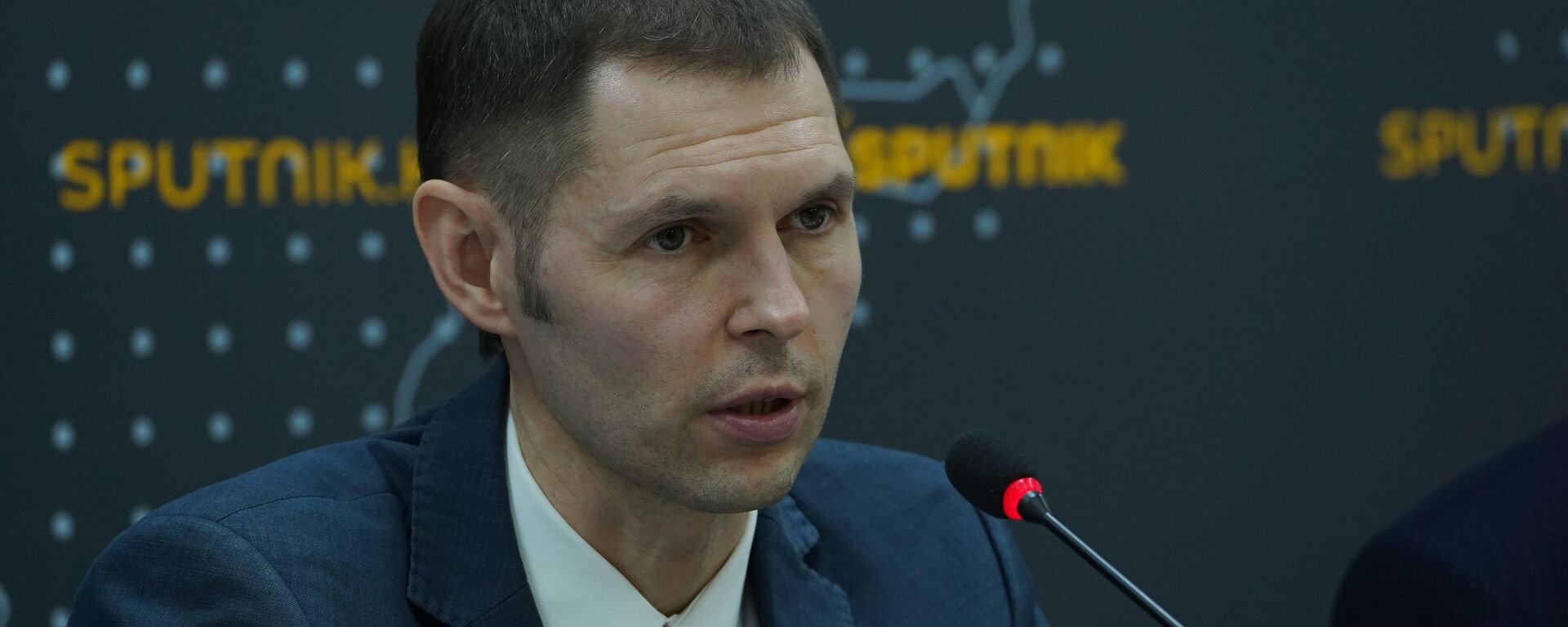 Замминистра международных и внешнеэкономических связей региона Олег Александрин - Sputnik Кыргызстан, 1920, 19.03.2026