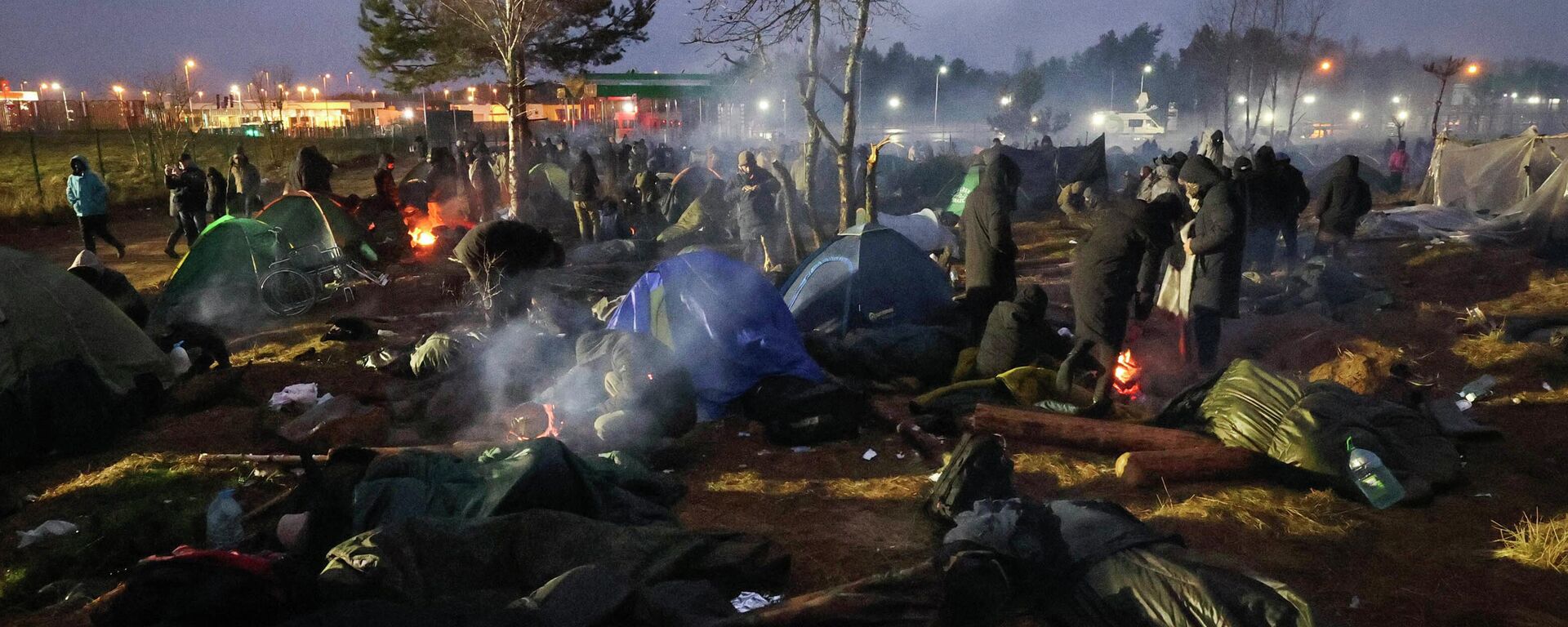 Мигранты с Ближнего Востока на белорусско-польской границе - Sputnik Кыргызстан, 1920, 20.03.2026