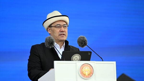 Президент Садыр Жапаров в городе Нарын - Sputnik Кыргызстан