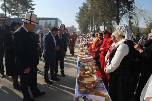 Праздничные мероприятия в селе Кызыл-Адыр Айтматовского района Таласской области - Sputnik Кыргызстан