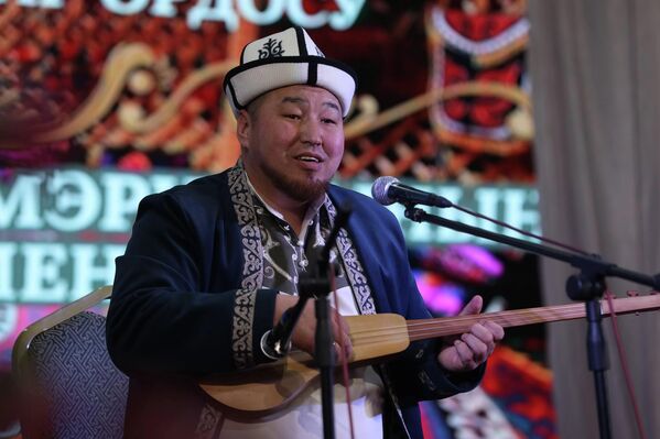 Барпы Алыкулов атындагы драма театрында Ноорузга карата айтыш болду - Sputnik Кыргызстан