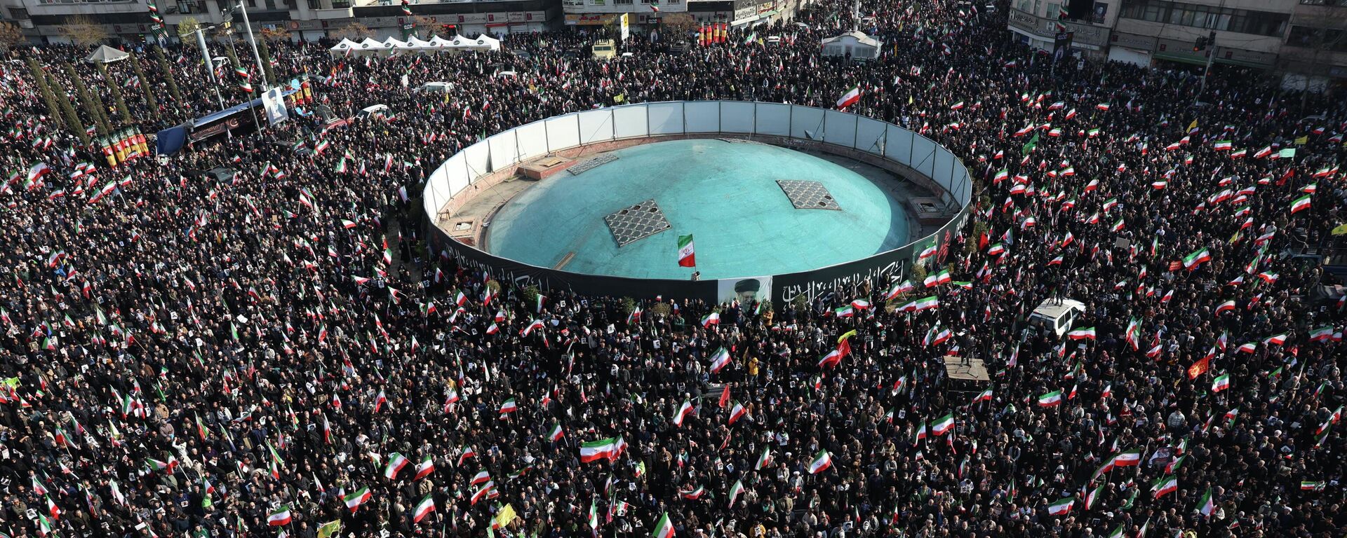 Митинг в поддержку аятоллы Моджтабы Хаменеи - Sputnik Кыргызстан, 1920, 23.03.2026