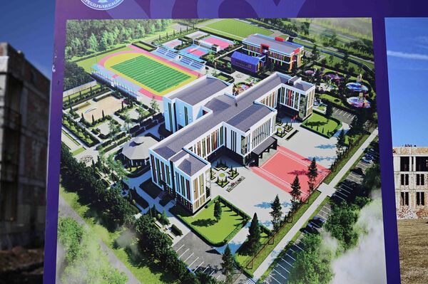 Адылбек Касымалиев Таластагы &quot;Акылман&quot; президенттик лицейинин курулушун да текшерди   - Sputnik Кыргызстан