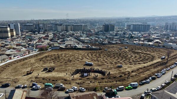 В Оше на месте бывшего кладбища высадят 1300 саженцев - Sputnik Кыргызстан