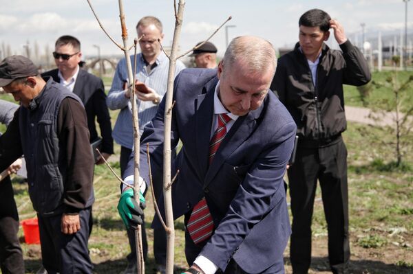 Организаторами акции выступили Ассоциация &quot;Славянская диаспора&quot; по Джалал-Абадской области при поддержке представительства Россотрудничества в Кыргызстане - Sputnik Кыргызстан