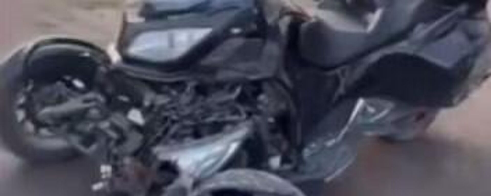 Трицикл после ДТП в Канте - Sputnik Кыргызстан, 1920, 25.03.2026