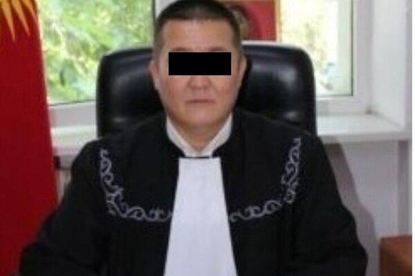 ГКНБ задержал судью Аламудунского райсуда и секретаря Чуйского облсуда - Sputnik Кыргызстан
