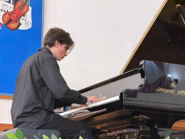 В номинации "фортепиано" прозвучали произведения выдающихся композиторов мировой классики, включая Баха, Шопена и других - Sputnik Кыргызстан